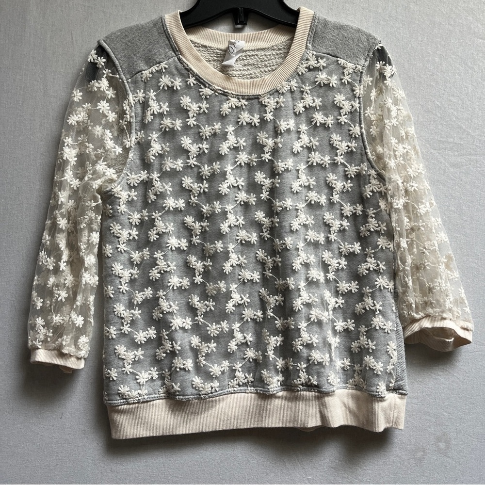 Amadi Grey Floral Embroidered Lace Sleeve Knit Sweater Size S